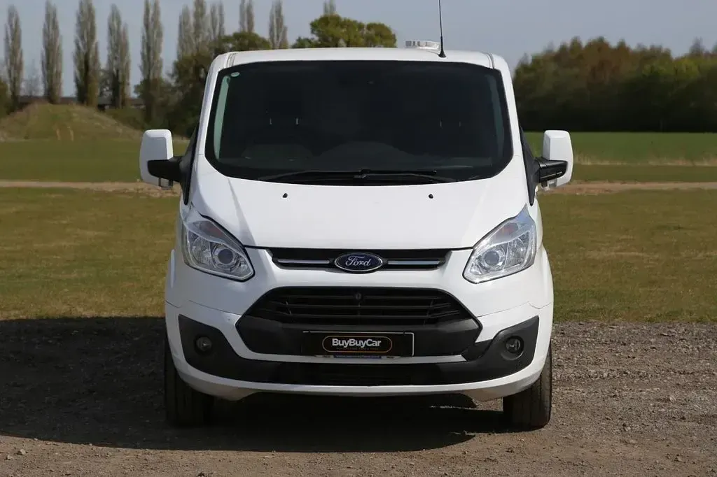 Used Ford Transit Custom Limited 130 HP (95 kW) 2016 White Van