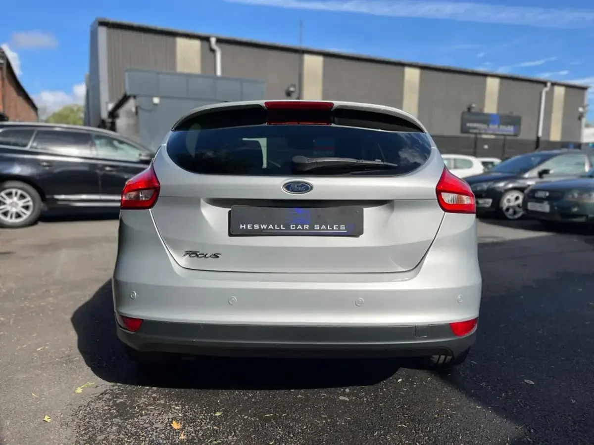 Used Ford Focus Titanium 115 HP (84 kW) 2015 Silver Hatchback