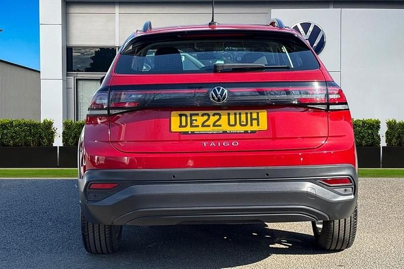 Used VW Taigo Life 110 HP (80 kW) 2022 Red SUV