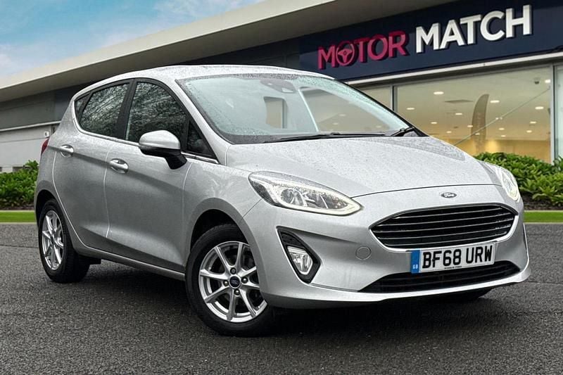 Usado Ford Fiesta Zetec 2018 Prateado Citadino