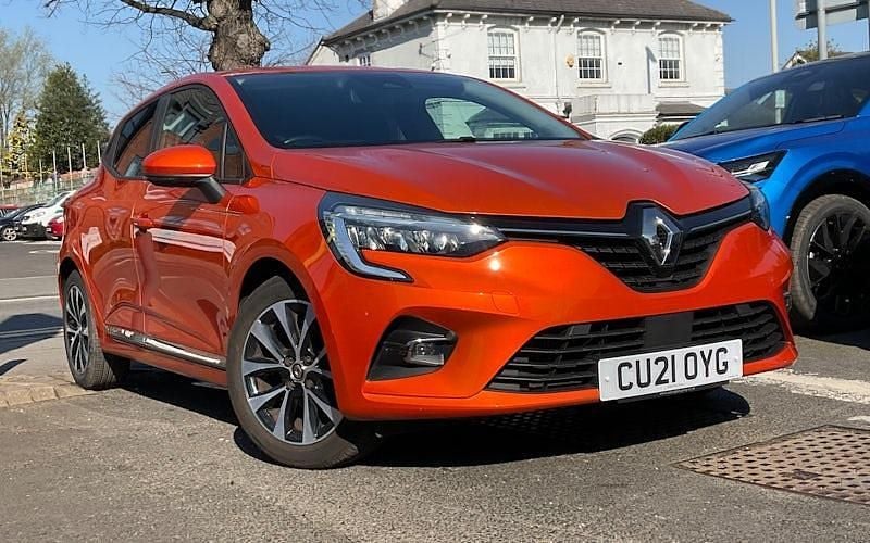 Used Renault Clio V Iconic 90 HP (66 kW) 2022 Hatchback