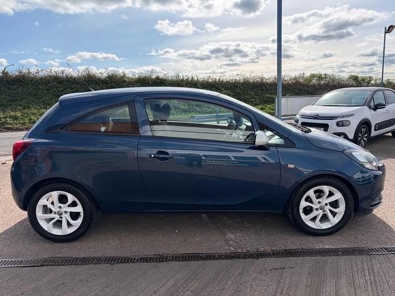 Second-hand Vauxhall Corsa 2014 Albastru Hatchback
