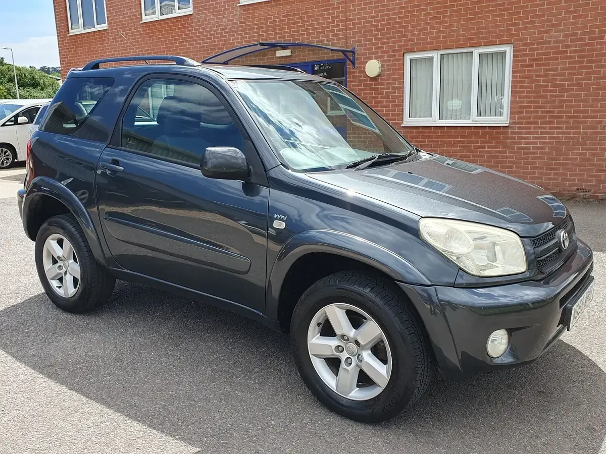 Used Toyota RAV4 147 HP (108 kW) 2005 Grey SUV