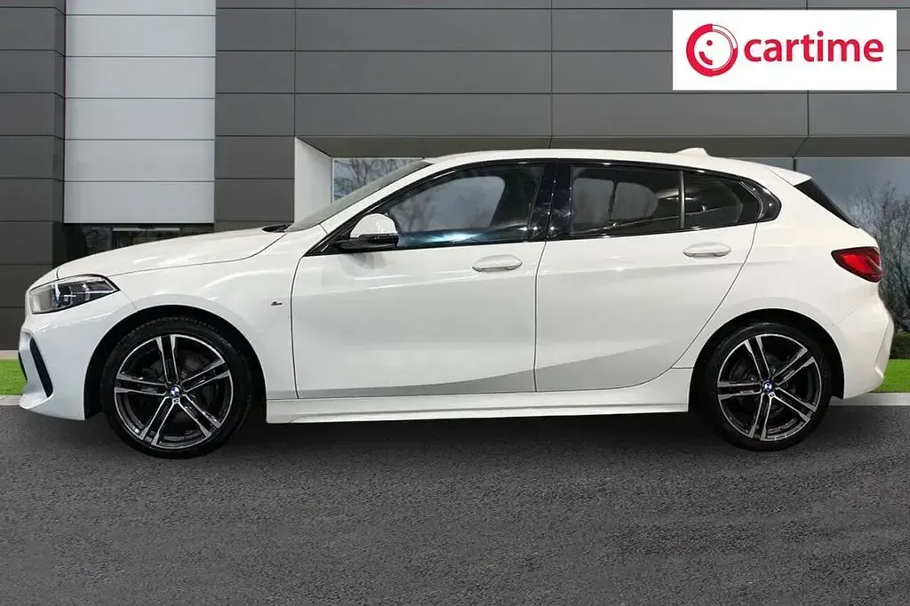 Used BMW 118 M Sport 136 HP (100 kW) 2022 White Hatchback