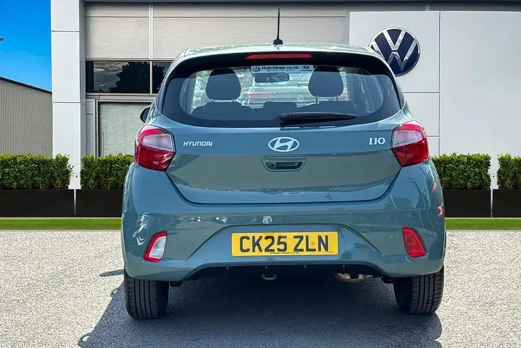 Used Hyundai i10 Advanced 2025 Green Hatchback