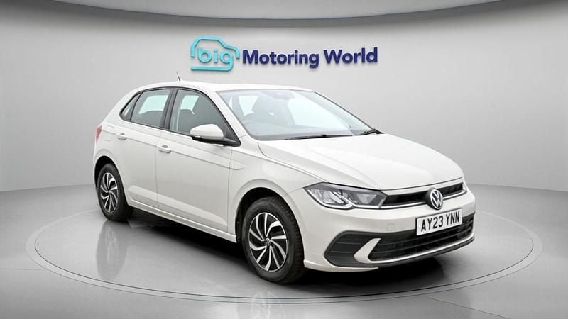 Begagnad VW Polo S 79 HK (58 kW) 2023 Grå Halvkombi