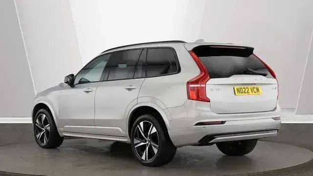 Używany Volvo XC90 Plus 232 KM (170 kW) 2023 SUV