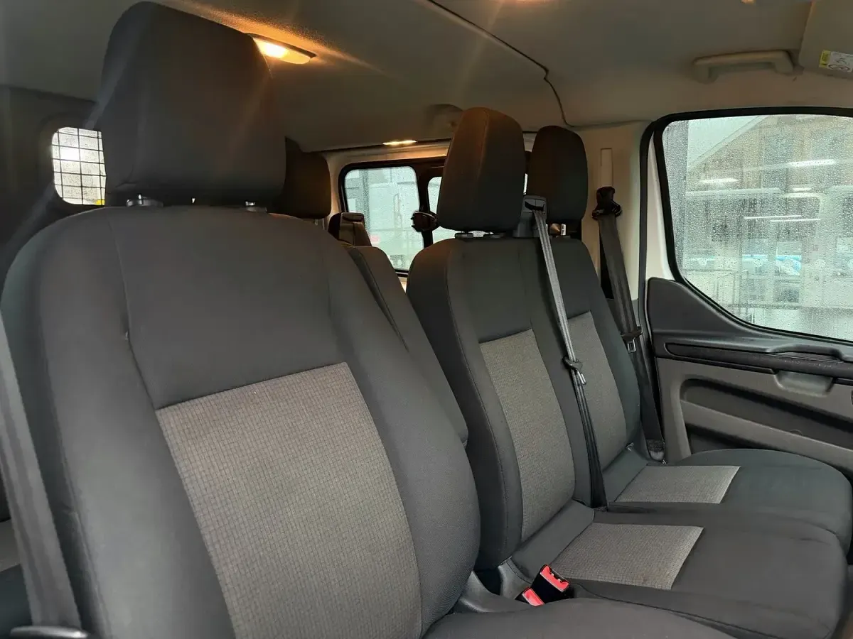 Used Ford Transit Custom 105 HP (77 kW) 2020 White Estate