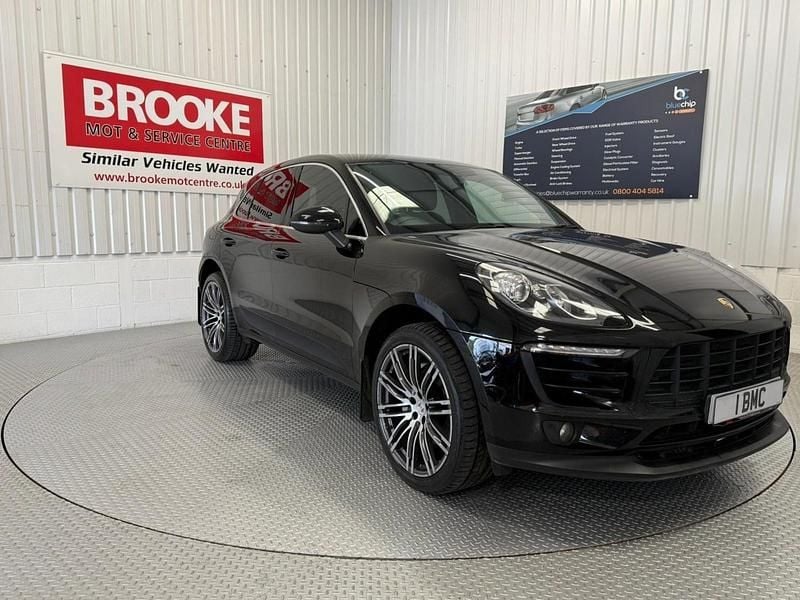 Black Used 2016 Porsche Macan S SUV | £18,990 (Good price) - Image 1/2