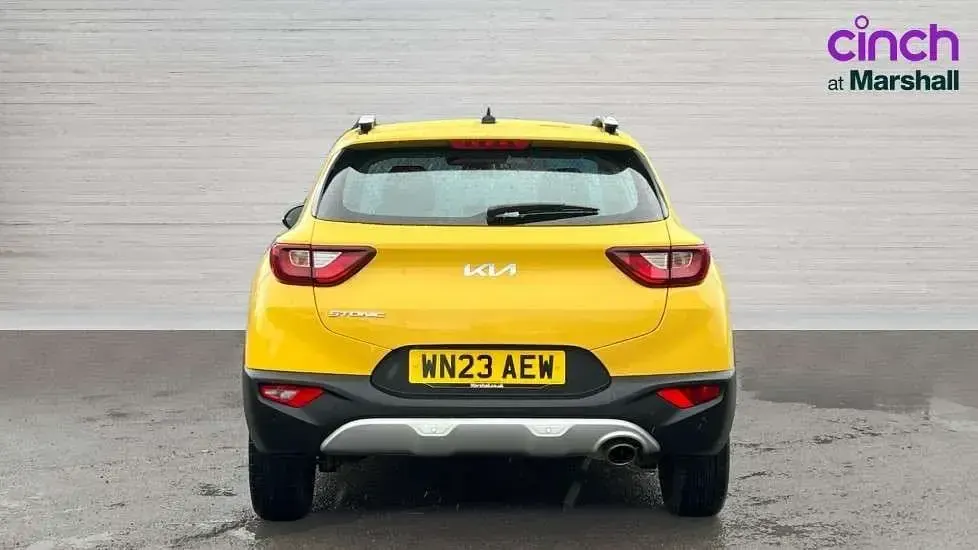 Used Kia Stonic 99 HP (72 kW) 2023 Yellow SUV