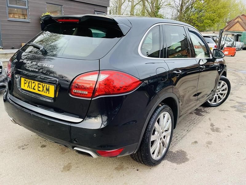 Used Porsche Cayenne 245 HP (180 kW) 2012 Black SUV