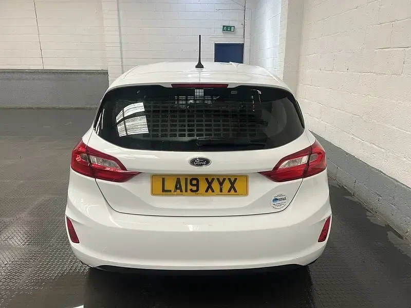 Used Ford Fiesta S 85 HP (62 kW) 2019 White Hatchback