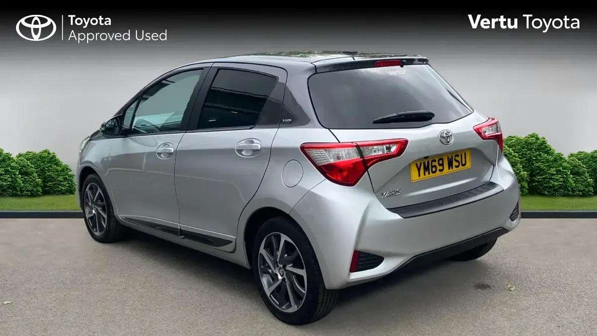 Used Toyota Yaris 111 HP (81 kW) 2020 Silver Hatchback