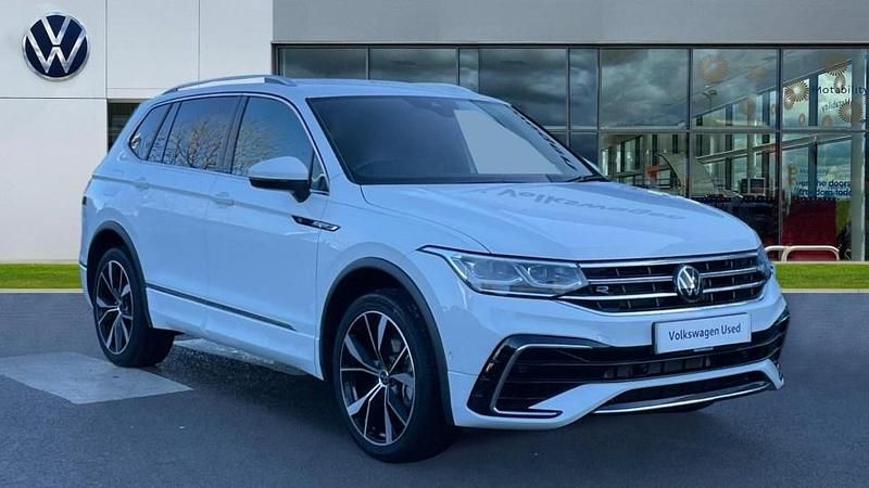 White Used 2025 VW Tiguan Allspace R-line SUV | £34,154 (A bit pricey) - Image 1/4