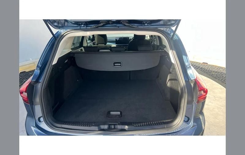 Used Ford Focus Active 155 HP (114 kW) 2023 Blue Estate