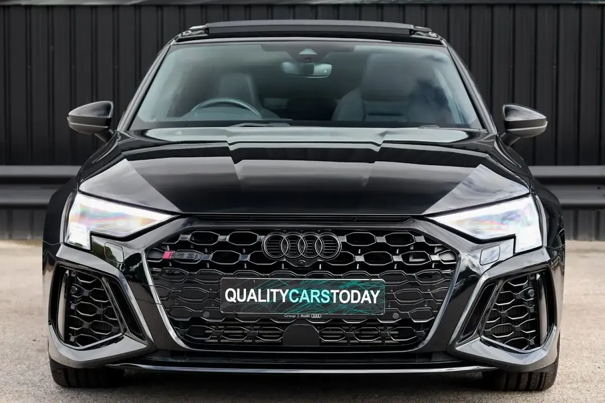 Begagnad Audi RS3 Sport 400 HK (294 kW) 2023 Svart Sedan