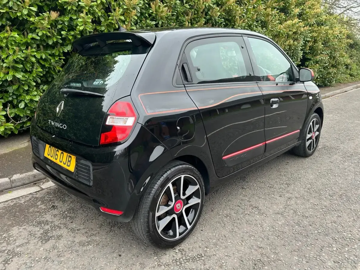 Usado Renault Twingo Dynamique 90 HP (66 kW) 2016 Preto Citadino