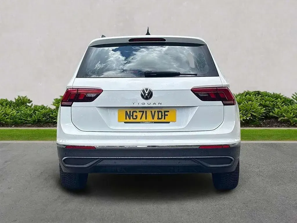 Używany VW Tiguan Active 130 KM (95 kW) 2022 Biały SUV