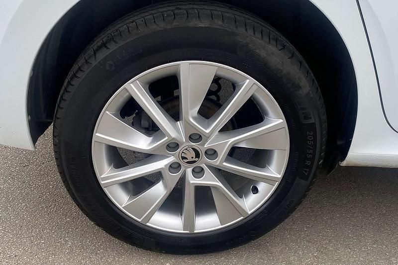 Used Skoda Kamiq SE 2023 Moon white SUV