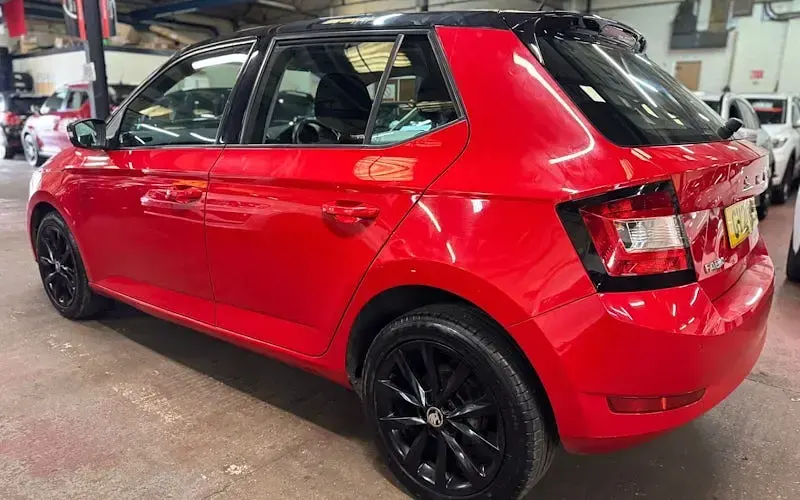 Used Skoda Fabia Colour Edition 60 HP (44 kW) 2021 Red Hatchback