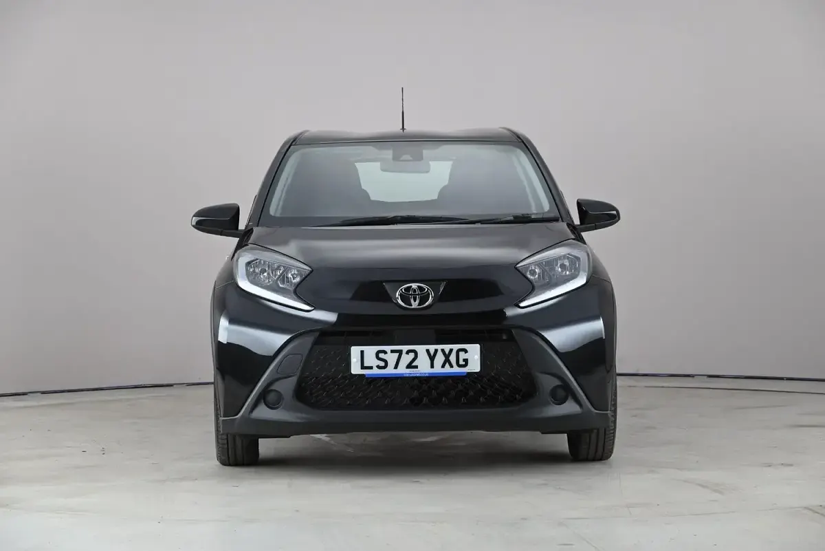 Used Toyota Aygo X PURE 72 HP (52 kW) 2022 Black SUV