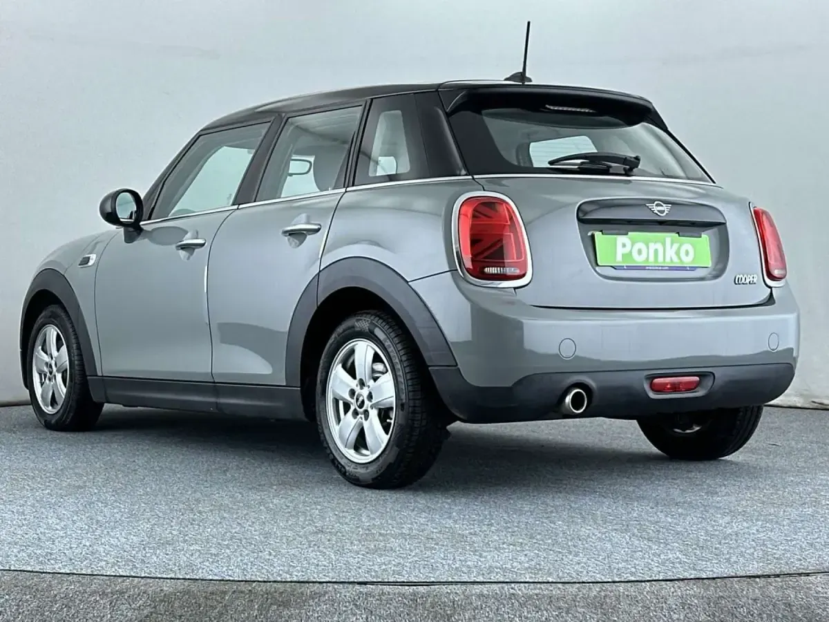 Używany Mini Cooper Hatch 2018 Szary Hatchback