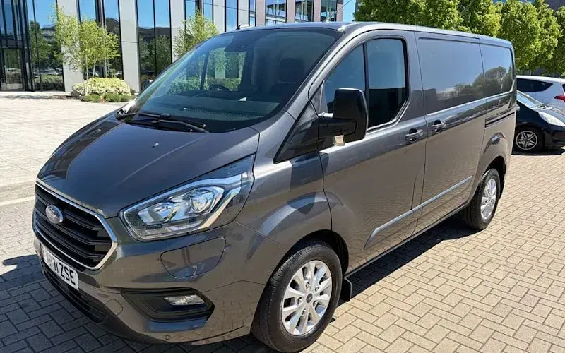 Usado Ford Transit Custom Limited 126 HP (92 kW) 2021 Van