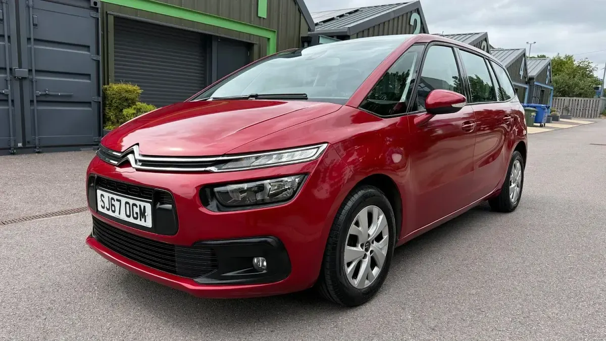 Used Citroën Grand C4 Picasso Touch 120 HP (88 kW) 2017 Red MPV