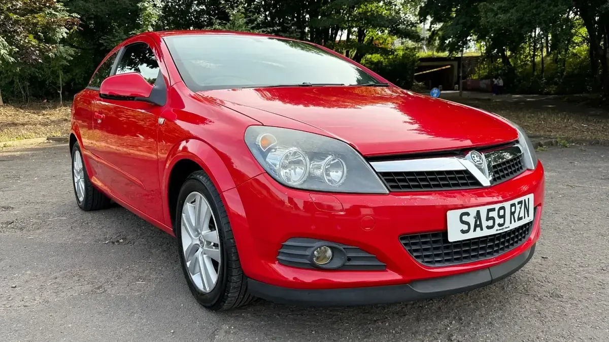 Used Vauxhall Astra Sport 140 HP (102 kW) 2009 Red Hatchback