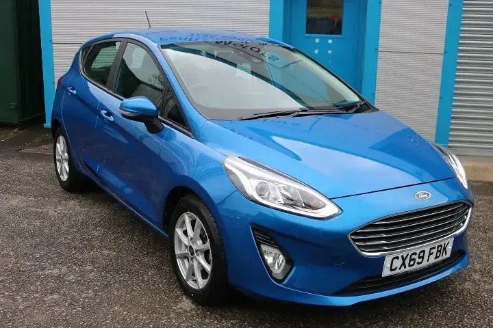 Begagnad Ford Fiesta Zetec 100 HK (73 kW) 2019 Blå Halvkombi