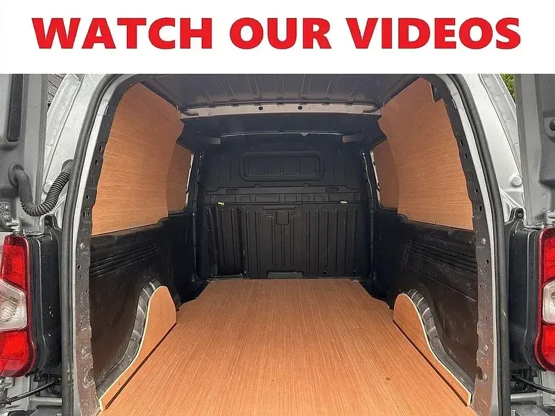 Usado Vauxhall Combo Sportive 100 CV (73 kW) 2022 Gris Monovolumen