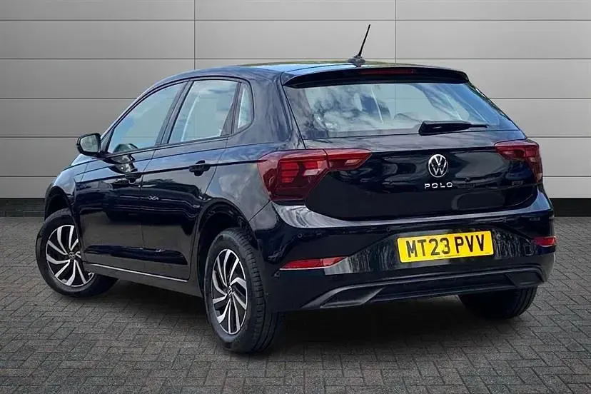 Usado VW Polo Life 80 HP (58 kW) 2023 Preto Citadino