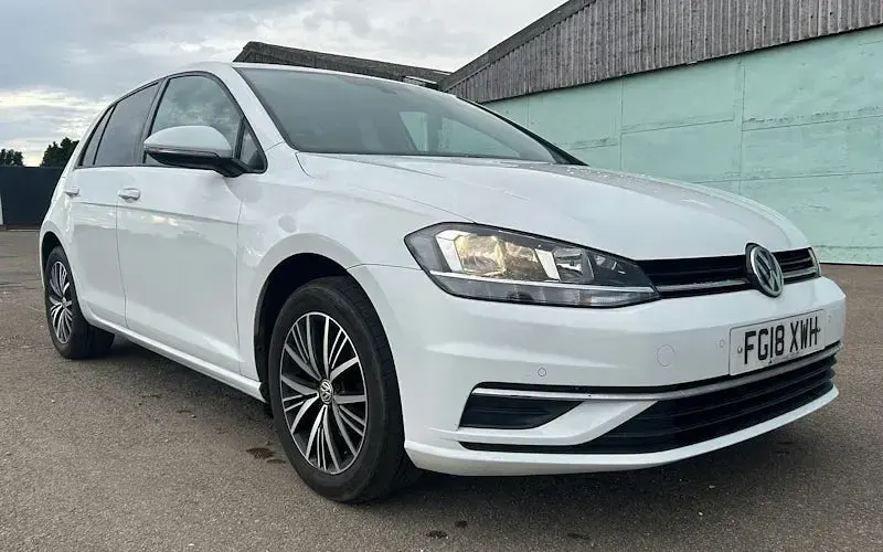 Used VW Golf VII SE 110 HP (80 kW) 2018 Hatchback
