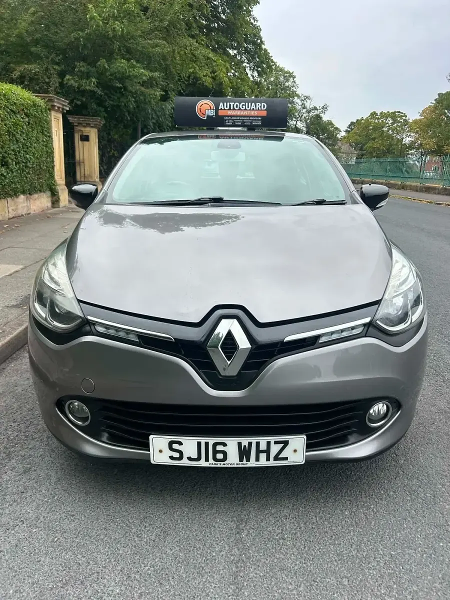 Used Renault Clio Dynamique 75 HP (55 kW) 2016 Grey Hatchback