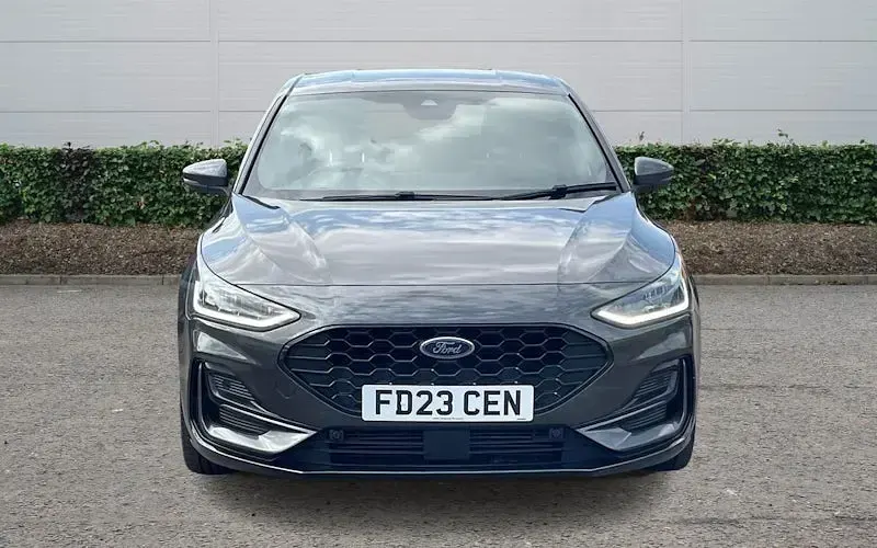 Used Ford Focus ST-Line 125 HP (91 kW) 2023 Grey Hatchback