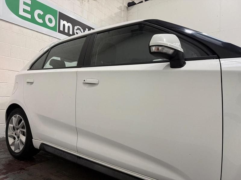 Used MG MG3 106 HP (77 kW) 2017 White Hatchback