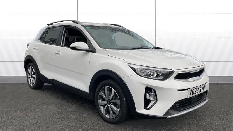 White Used 2023 Kia Stonic SUV | £13,013 (Good price) - Image 1/3