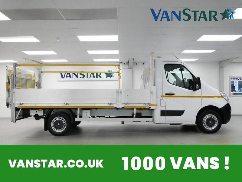 Used Vauxhall Movano 130 HP (95 kW) 2018 White MPV