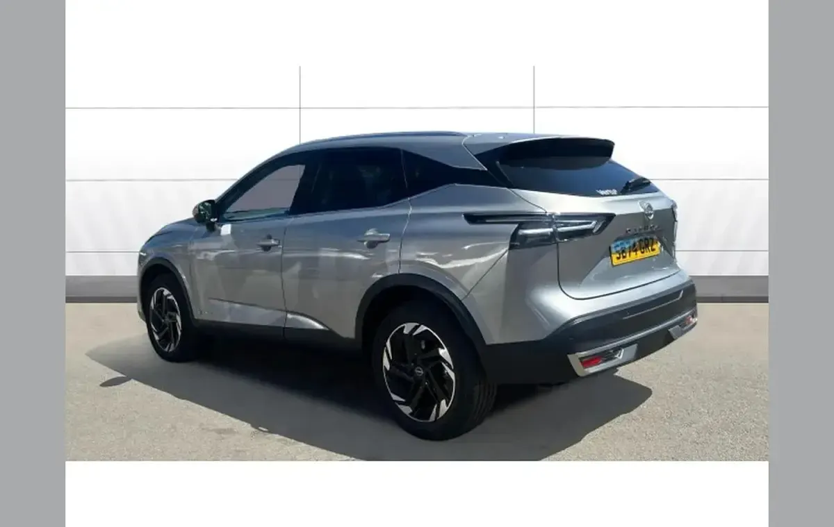 Used Nissan Qashqai N-Connecta 187 HP (137 kW) 2024 Silver SUV