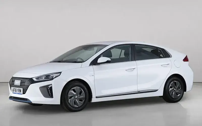 Used Hyundai Ioniq Premium 141 HP (103 kW) 2018 White Hatchback