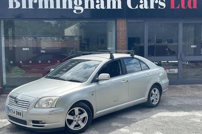 Silver Used 2004 Toyota Avensis T3 Hatchback | £1,795 (Good price) - Image 1/1