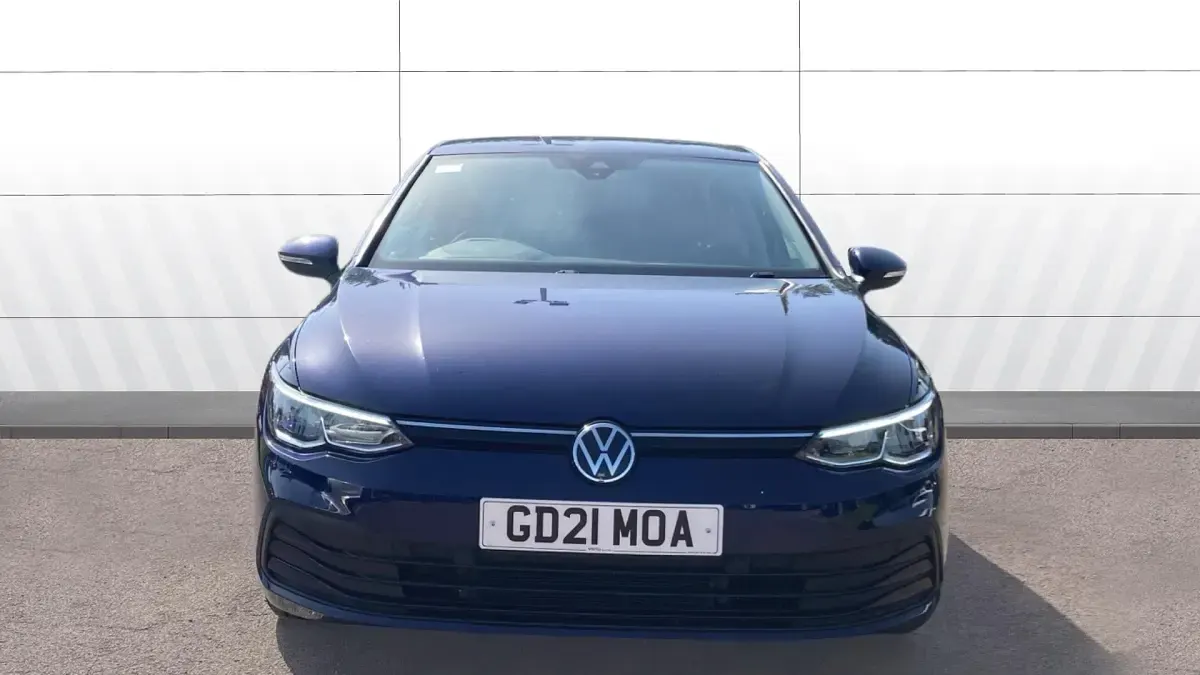 Used VW Golf VIII Life 115 HP (84 kW) 2021 Blue Hatchback