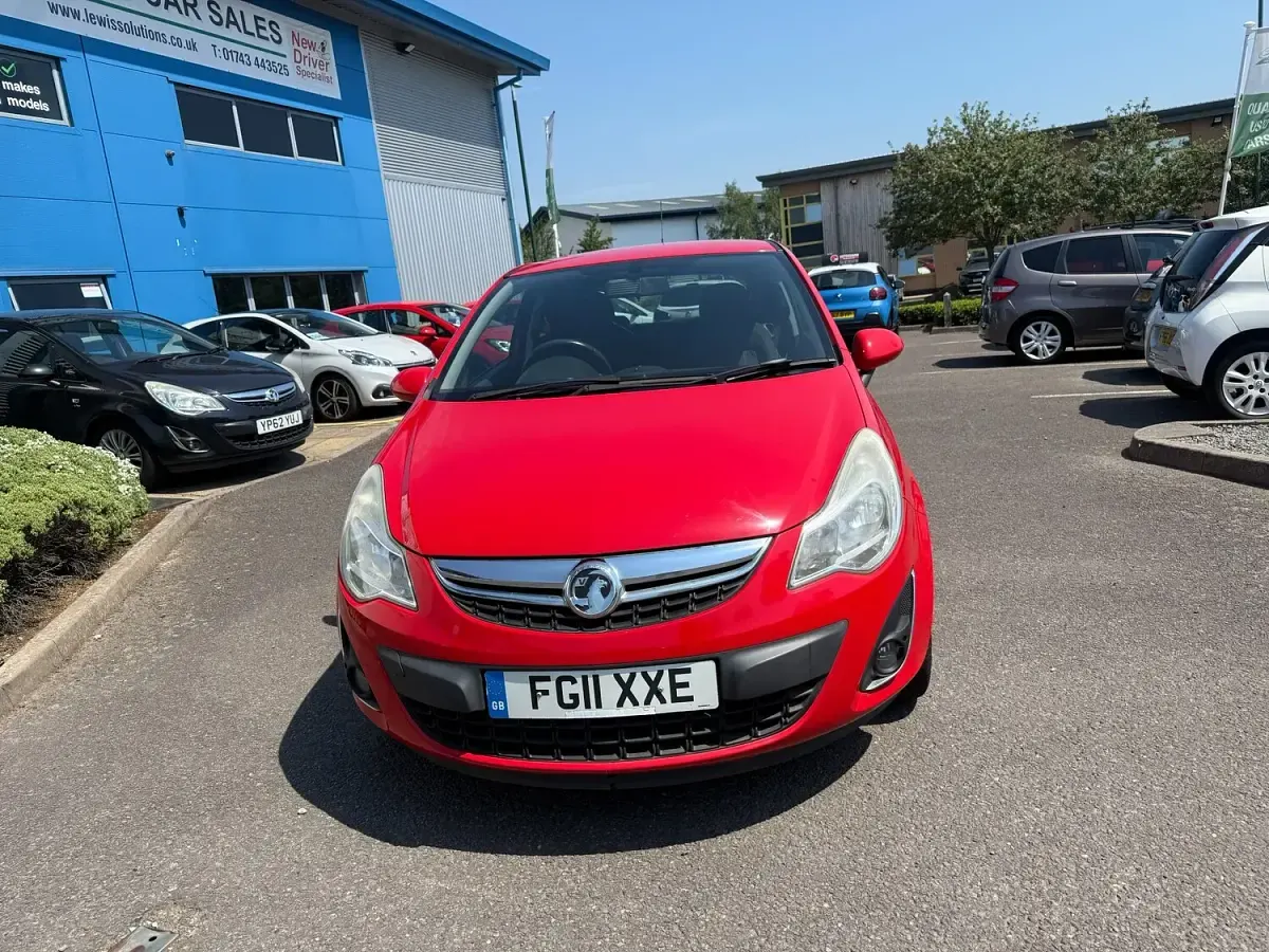 Used Vauxhall Corsa Excite 100 HP (73 kW) 2011 Red Hatchback