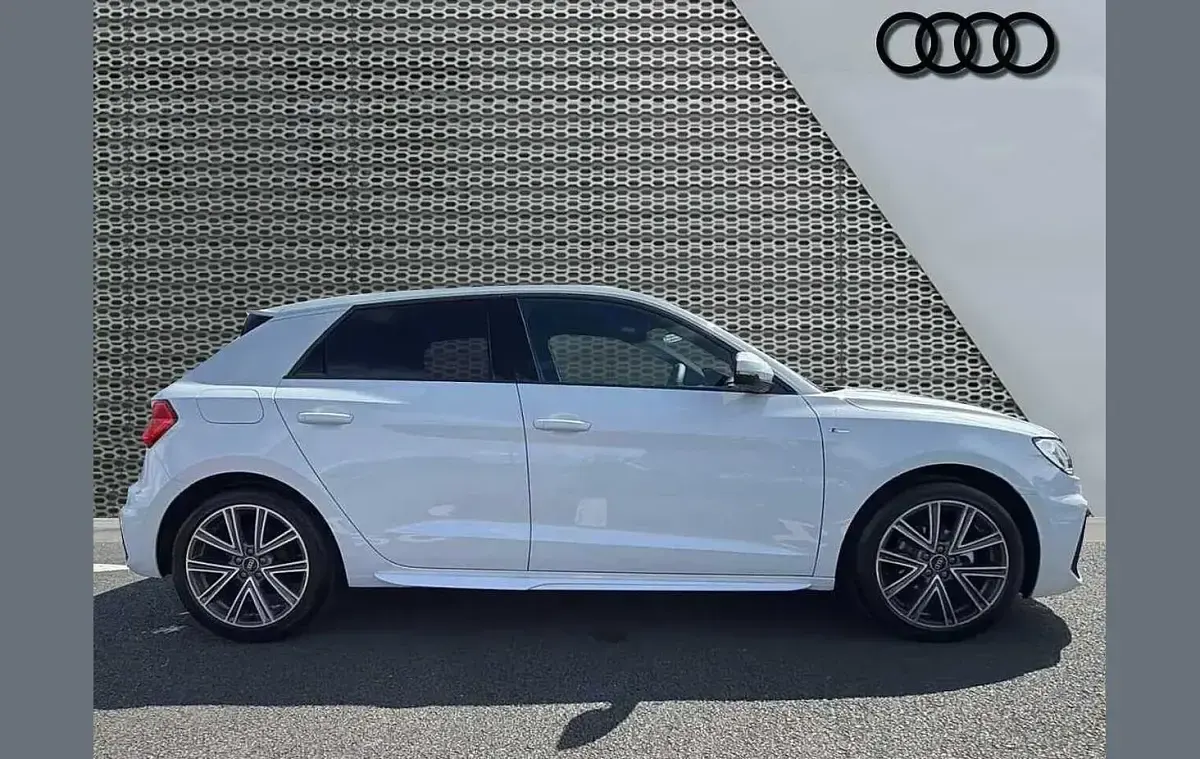Used Audi A1 S-Line 94 HP (69 kW) 2026 White SUV