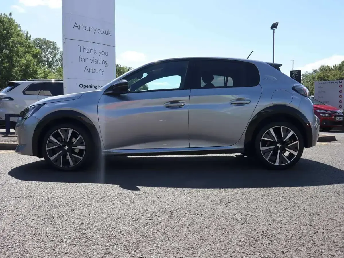 Used Peugeot 208 GT-line 101 HP (74 kW) 2020 Grey Hatchback