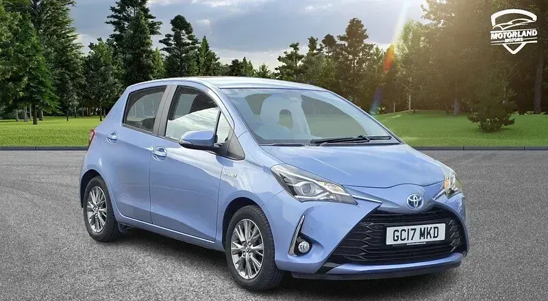 Używany Toyota Yaris Hybrid 2017 Niebieski Hatchback