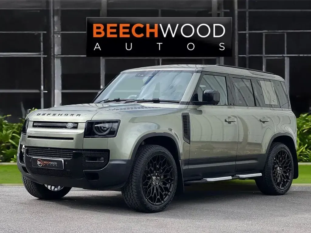 Used Land Rover Defender HSE 300 HP (220 kW) 2022 Green SUV