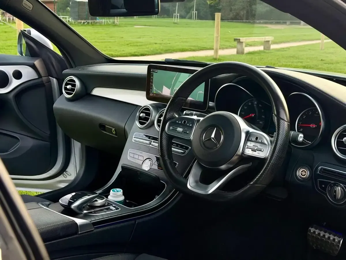 Second-hand Mercedes C300 AMG line 258 CP (189 kW) 2019 Argintiu Coupe