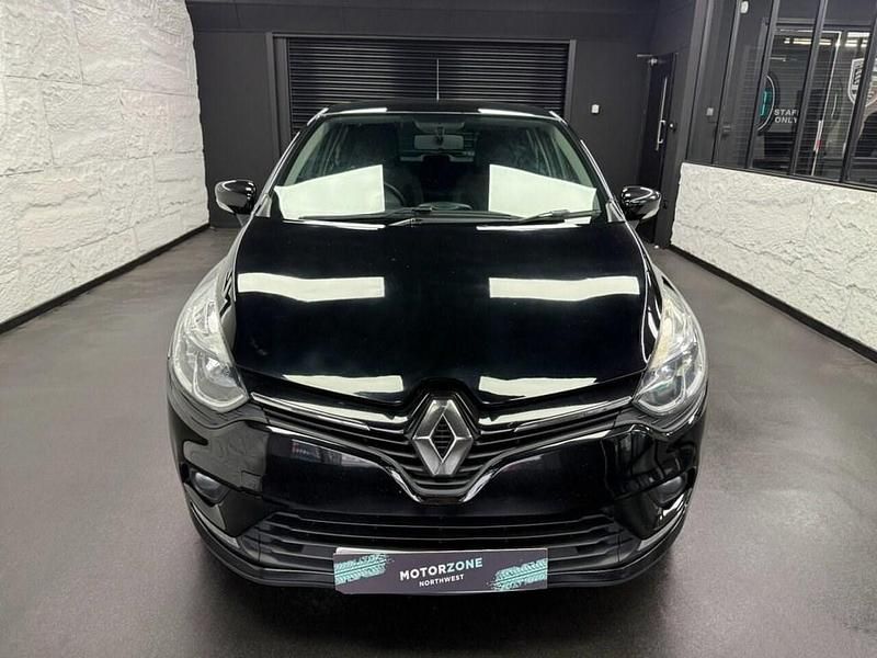 Used Renault Clio IV Iconic 90 HP (66 kW) 2018 Black Hatchback