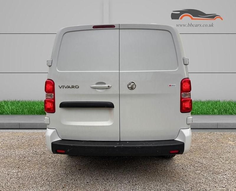 Used Vauxhall Vivaro S 100 HP (73 kW) 2023 White MPV